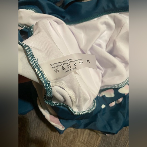 One Shoulder Swimsuit - Picture 6 of 6